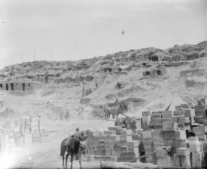 © IWM (Q 13328) W Beach
