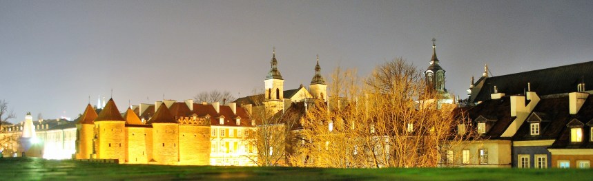 day-3-warsaw-old-town-night-panarama-copy